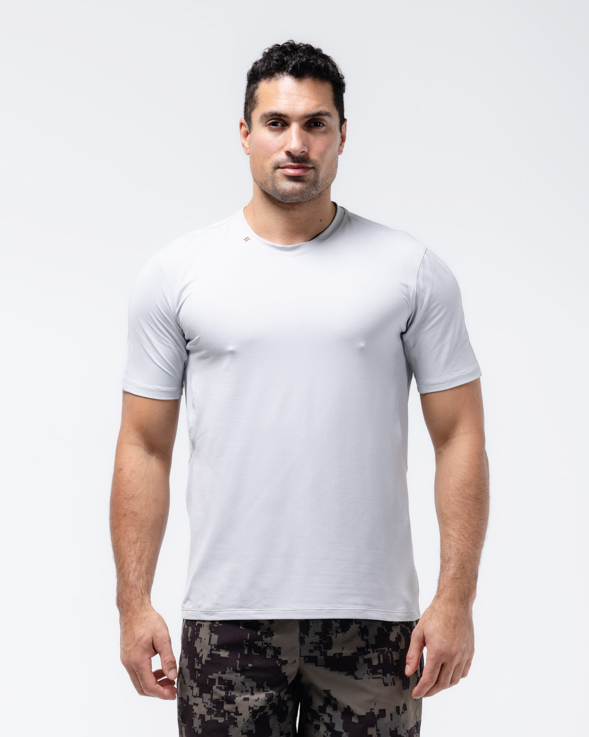 Black Crest Men's Rival Training Tee in Light Grey