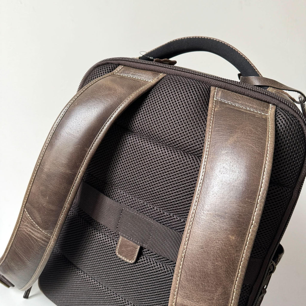 Miami Leathers Crazy Horse leather 16 inch laptop backpack, brown, image 9 of 10