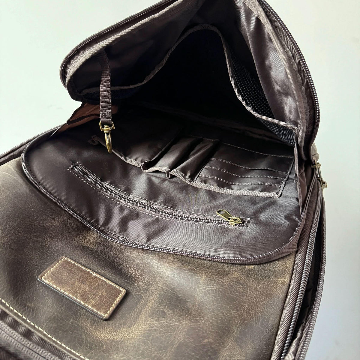 Miami Leathers Crazy Horse leather 16 inch laptop backpack, brown, detail