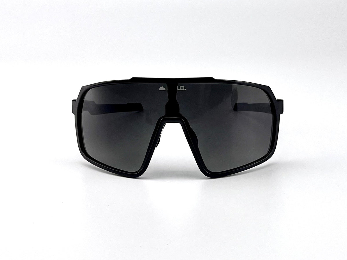 BOLD Slayers oversized photochromic sunglasses in black, view 2