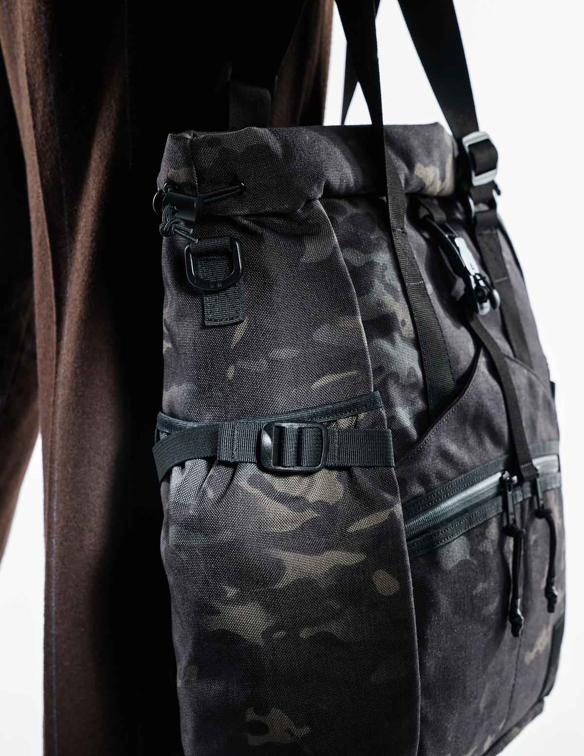The Brown Buffalo Conceal Tote 20L laptop tote backpack in Black Multicam, view 4