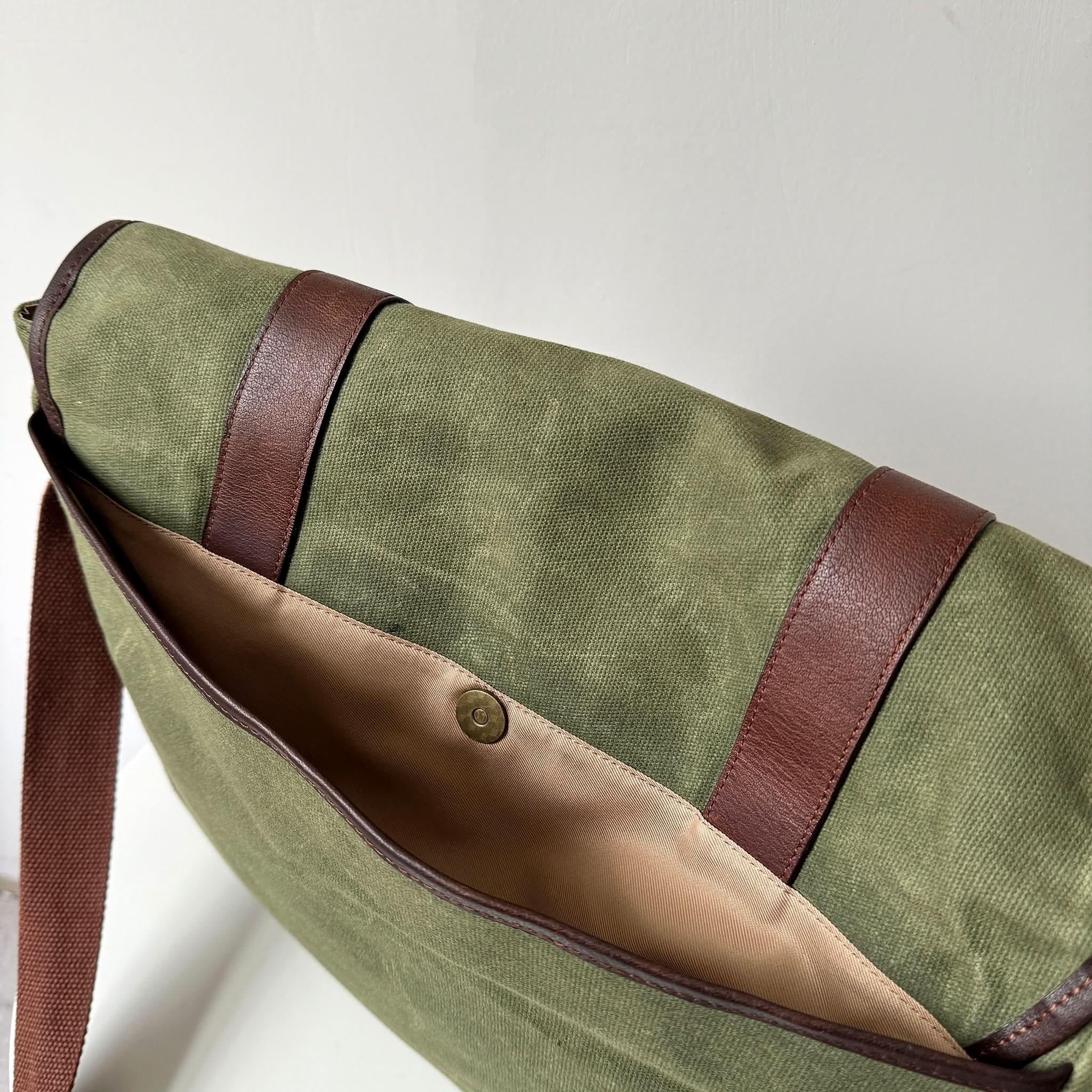 Miami Leathers Maxwell classic waxed canvas laptop messenger bag, image 7 of 10