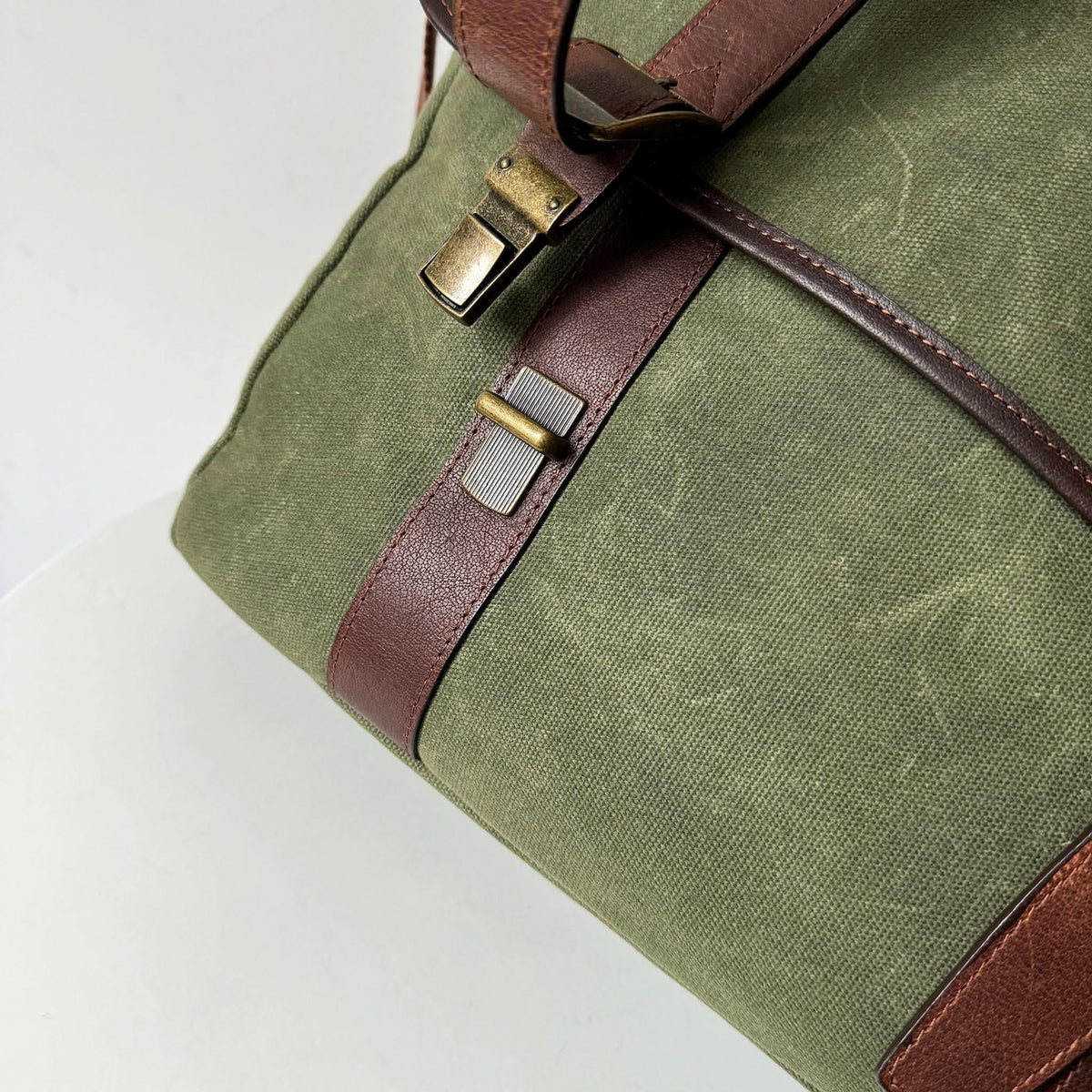 Miami Leathers Maxwell classic waxed canvas laptop messenger bag, image 8 of 10
